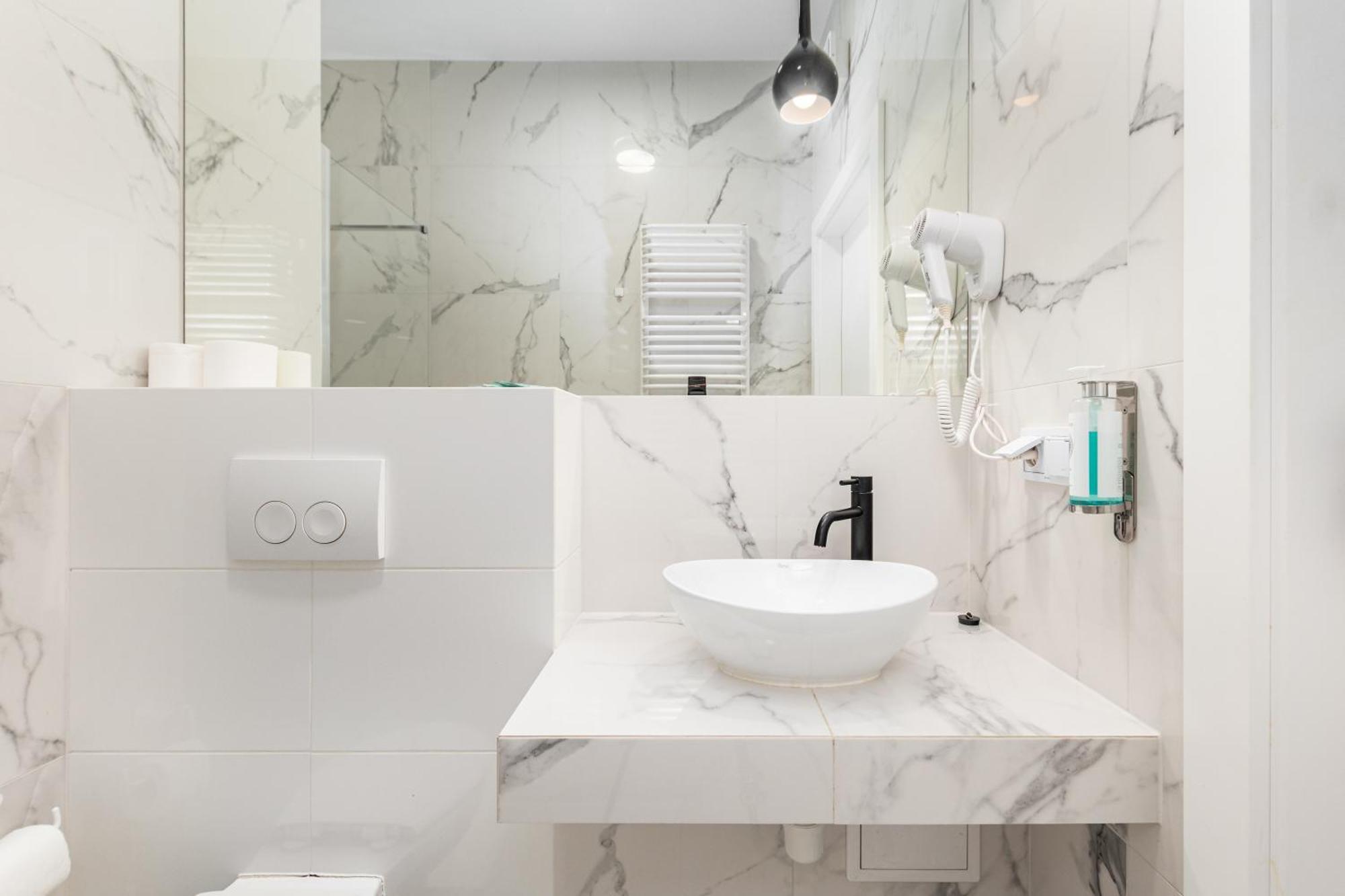 Prymasa Tysiaclecia 83A C - D By Homeprime Варшава Экстерьер фото